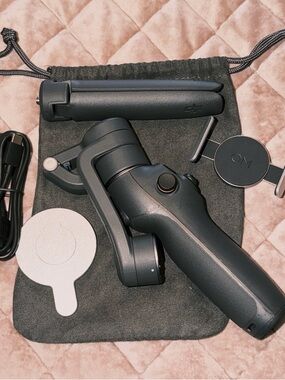 DJI OSMO Mobile 6 - Dark Gray Handheld Smartphone Gimbal with Accessories